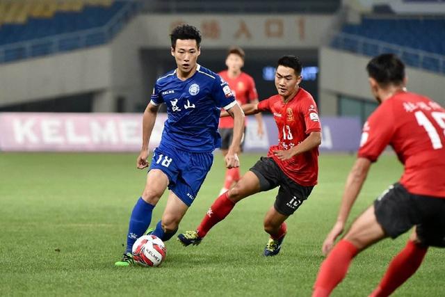 周琦21+8胡明轩20分广东大胜山东 高诗岩15分