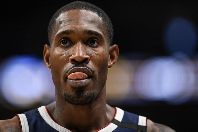 文班亚马不止参禅 还戴上了中国“福禄”葫芦