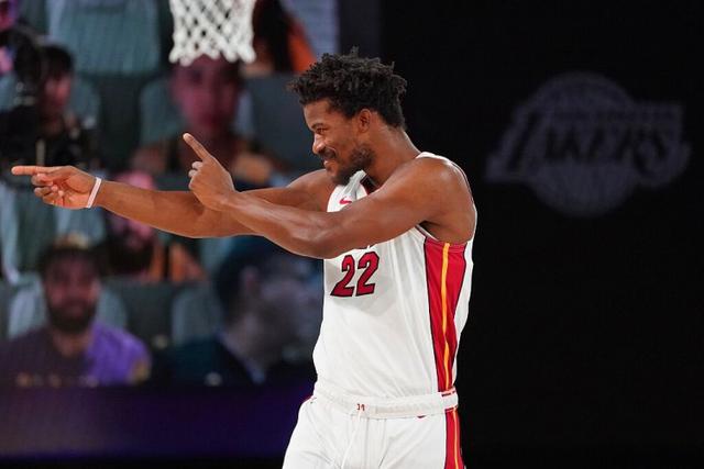 方硕21+8曾凡博20分 北京大胜四川开季三连胜