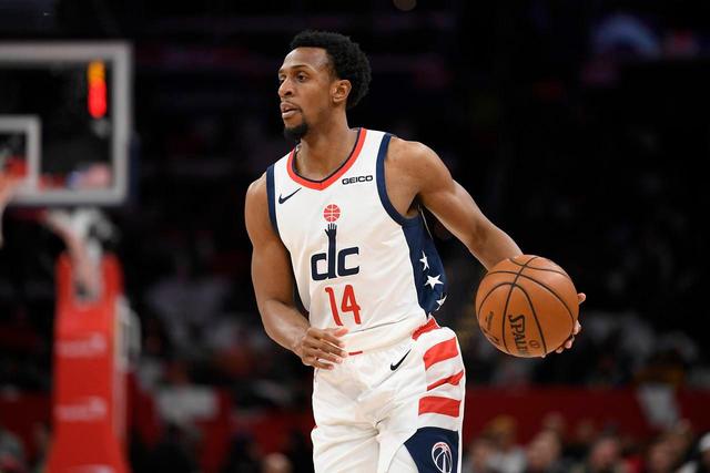 福克斯49分国王险胜爵士 独行侠胜马刺止4连败